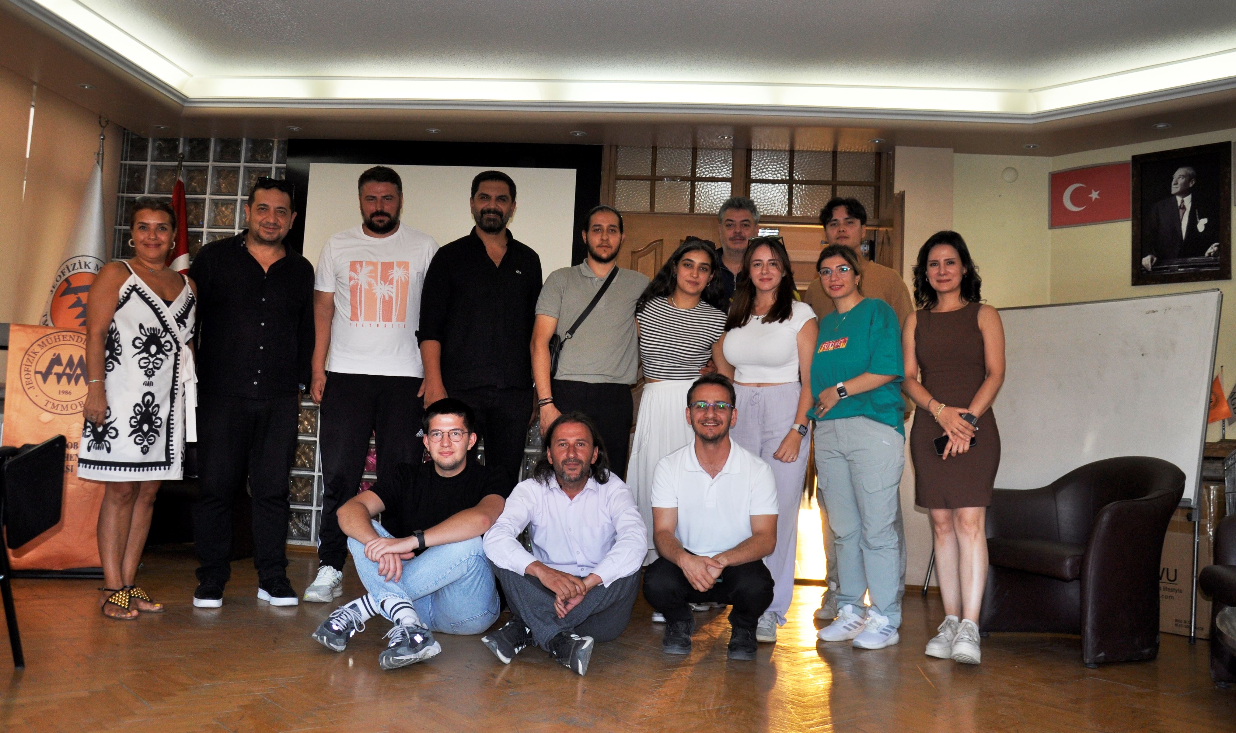 MTA GENEL MÜDÜRLÜĞÜ’NDE  STAJ YAPAN JEOFİZİK MÜHENDİSLİĞİ BÖLÜMÜ ÖĞRENCİLERİ ODAMIZI ZİYARET ETTİLER