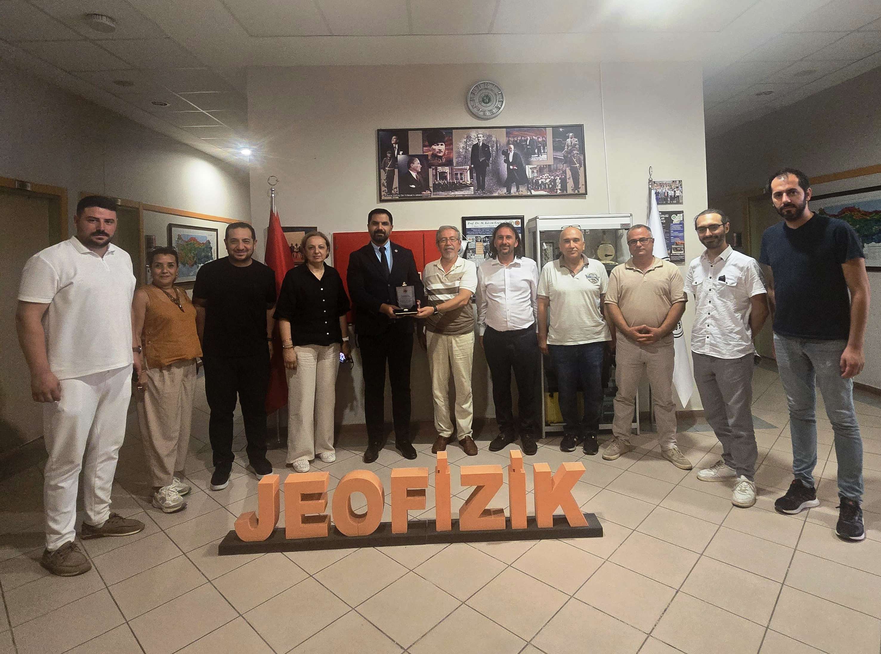 Kocaeli Üniversitesi Mühendislik Fakültesi Jeofizik Mühendisliği Bölümü Başkanı ve ögretim üyeleri  ziyaret