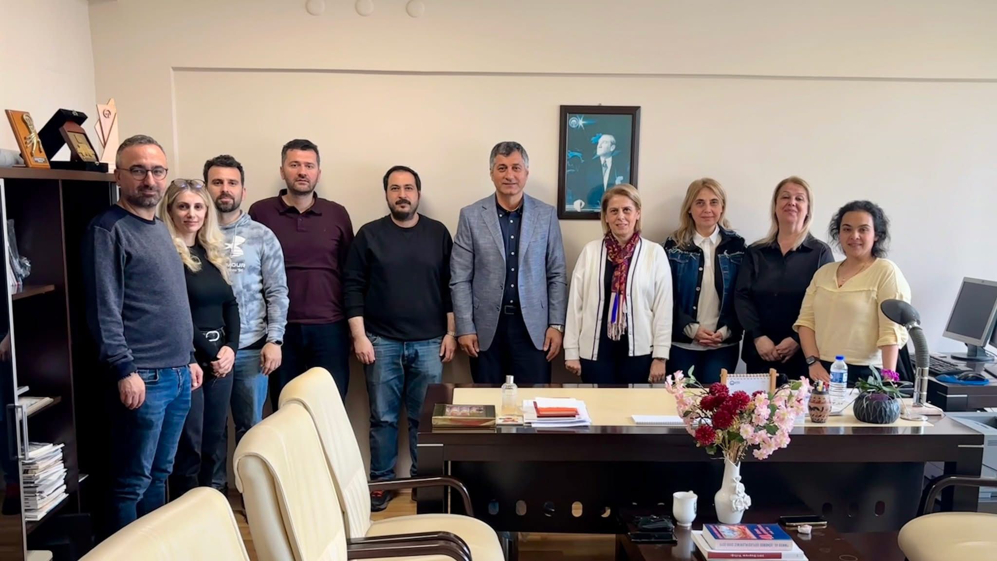 Jeofizik Mühendisleri Odası Trabzon Şubesi Yönetim Kurulu olarak KTÜ Jeofizik Mühendisliği Bölüm Başkanı Sayın Prof. Dr. Nilgün Sayıl ziyaret edildi. 