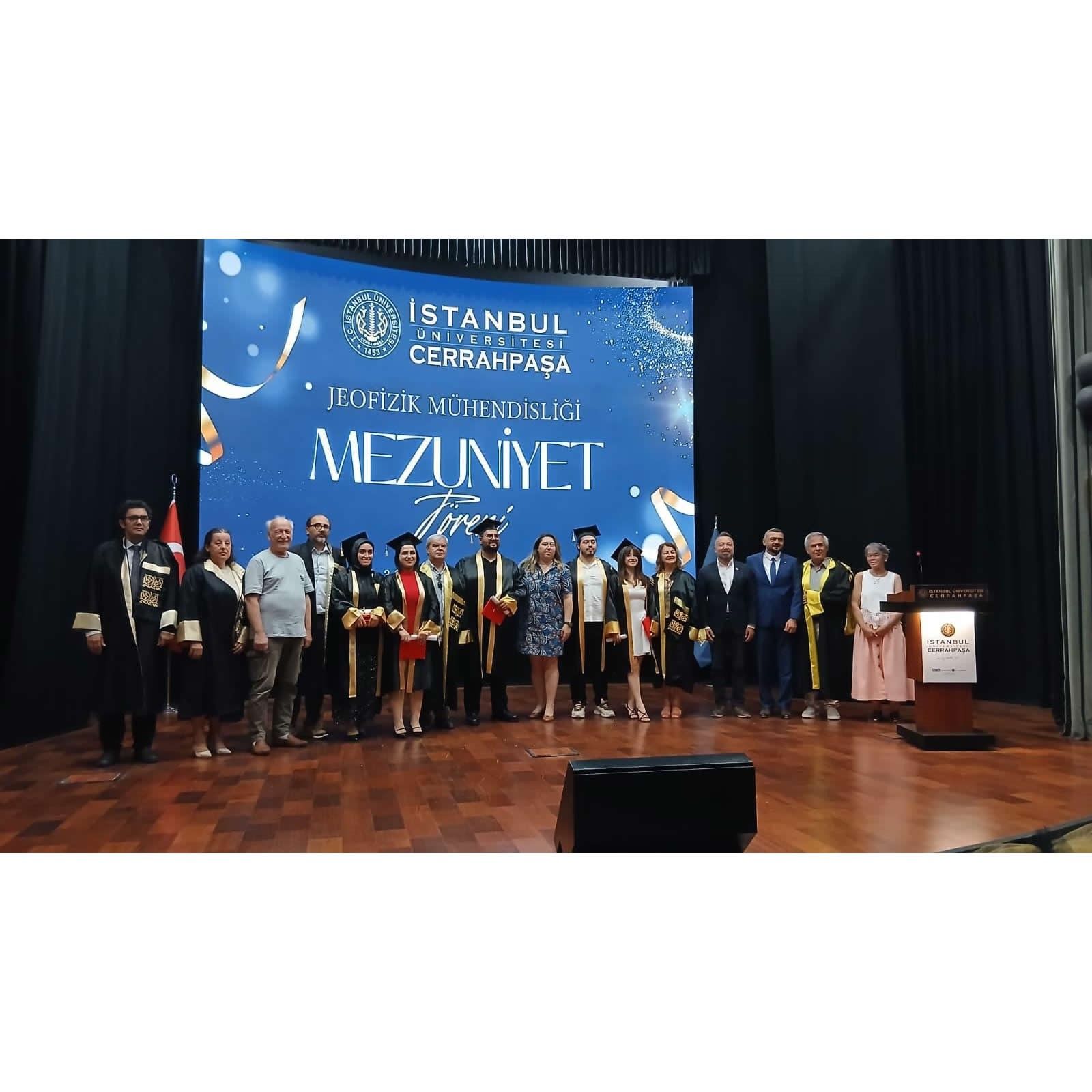 İstanbul Üniversitesi-Cerrahpaşa Jeofizik Mühendisliği Bölümü Mezuniyet