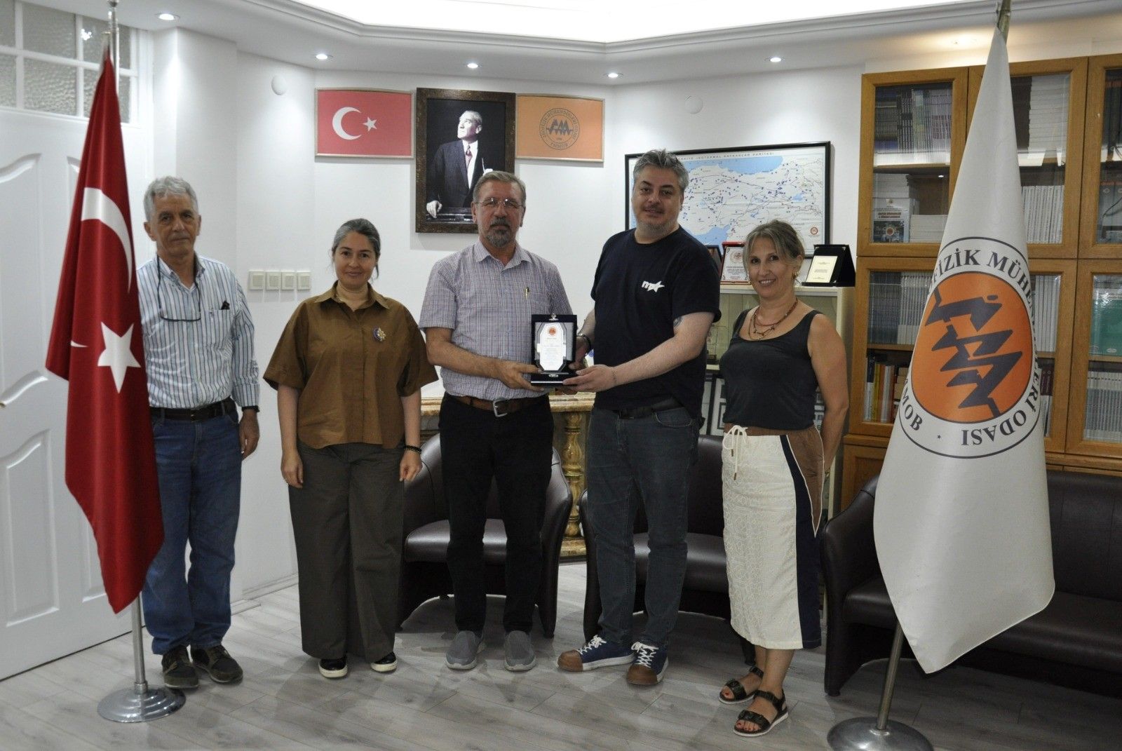 Onur Kurulu Üyemiz Orhan Güreli Doçent unvanını aldı.