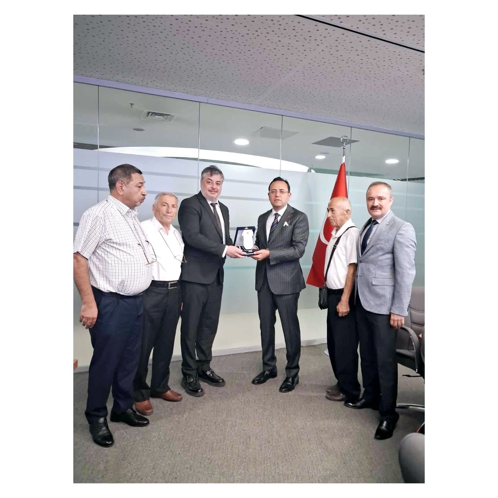 T.C. Tarım ve Orman Bakan Yardımcımız Sayın Ebubekir Gizligider’i makamında ziyaret ettik.