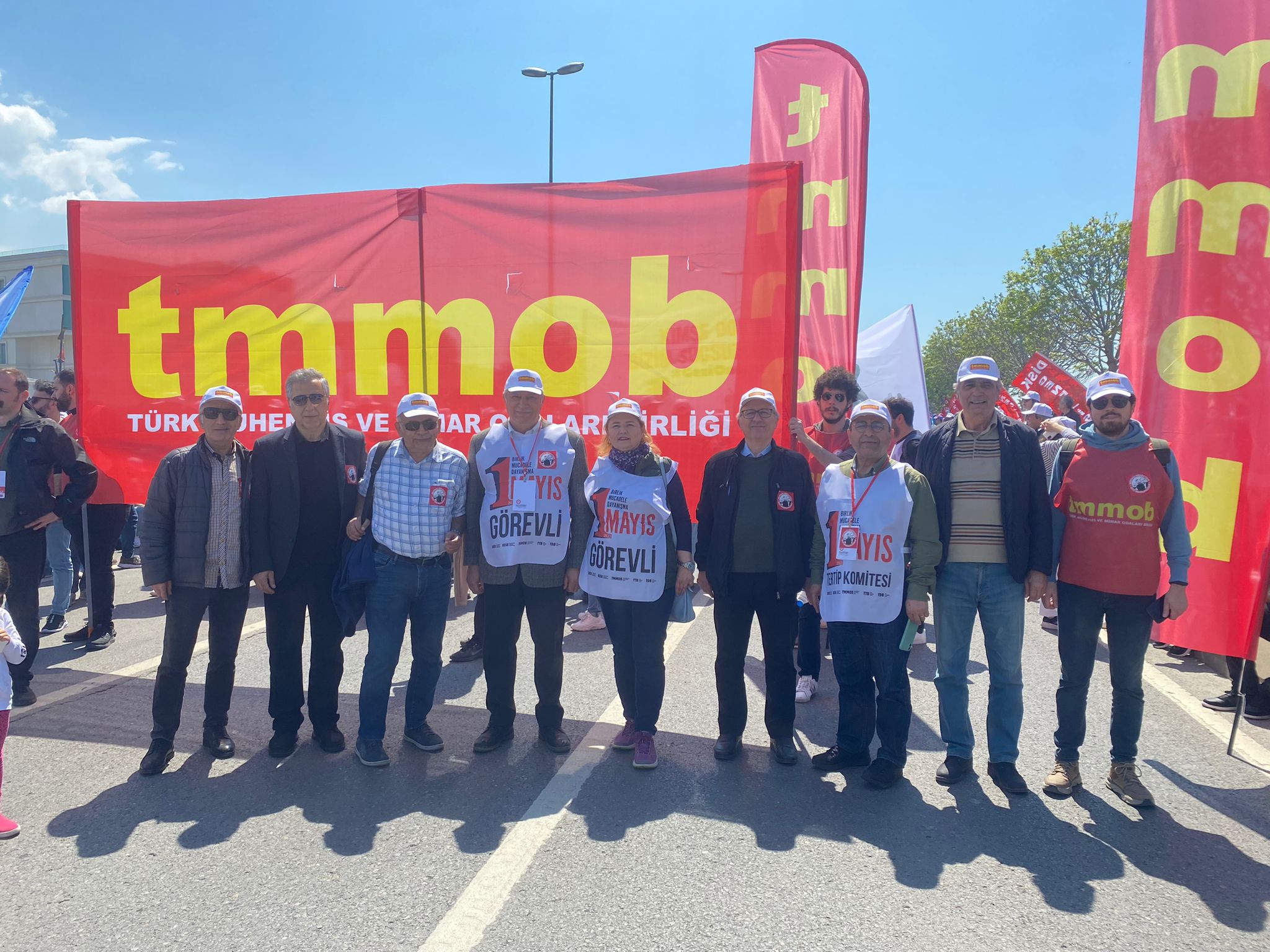1 MAYIS' TA TMMOB KORTEJİYLE ALANDAYDIK