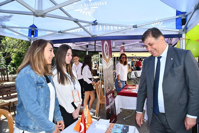 KARABAĞLAR İNÖNÜ ANADOLU LİSESİ KARİYER GÜNLERİNDE  STANT AÇILDI