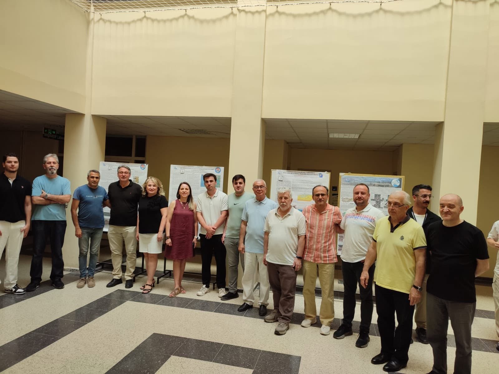 DEÜ JEOFİZİK MÜHENDİSLİĞİ BÖLÜMÜ ÖĞRENCİLERİNİN BİTİRME PROJELERİ SERGİSİNE KATILIM SAĞLANDI.