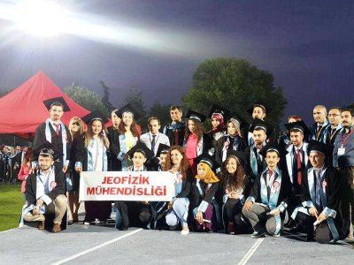 <BR>TC KARADENİZ TEKNİK ÜNİVERSİTESİ MEZUNİYET TÖRENİ YAPILDI