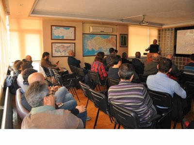 JEOFİZİK ELEKTRİK YÖNTEMLERİNDE 2 BOYUTLU TOMOGRAFİ VE ARAZİ UYGULAMALARI KONULU SÖYLEŞİTARTIŞMA 14 OCAK 2017 ANKARA DA YAPILDI