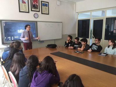 BORNOVA ANADOLU LİSESİ`NDE MESLEK TANITIMI VE TEMEL AFET BİLİNCİ EĞİTİMİ VERİLDİ