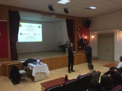 SUPHİ KOYUNCUOĞLU ANADOLU LİSESİ`NDE MESLEKİ TANITIM VE TEMEL AFET BİLİNCİ EĞİTİMİ SEMİNERLERİ VERİLDİ