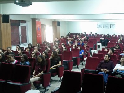 İZMİR FEN LİSESİ`NDE MESLEKİ TANITIM VE TEMEL AFET BİLİNCİ EĞİTİMİ SEMİNERLERİ VERİLDİ