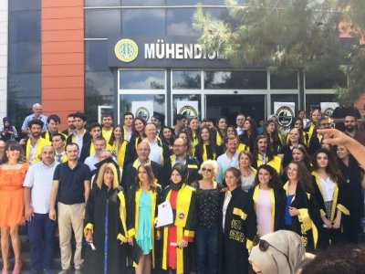 İSTANBUL ÜNİVERSİTESİ JEOFİZİK MÜHENDİSLİĞİ BÖLÜMÜ MEZUNİYET TÖRENİ YAPILDI