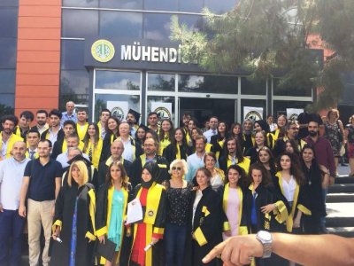 İSTANBUL ÜNİVERSİTESİ JEOFİZİK MÜHENDİSLİĞİ BÖLÜMÜ MEZUNİYET TÖRENİ YAPILDI 