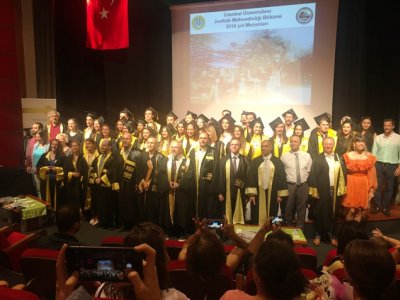 İSTANBUL ÜNİVERSİTESİ JEOFİZİK MÜHENDİSLİĞİ BÖLÜMÜ MEZUNİYET TÖRENİ YAPILDI 