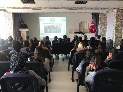 KARABAĞLAR NENE HATUN MESLEKİ VE TEKNİK ANADOLU LİSESİ VE İZMİR ANADOLU LİSESİ`NDE MESLEKİ TANITIM SEMİNERİ VERİLDİ