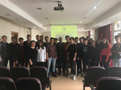 ŞEHİT ERKAN ÖZCAN ANADOLU LİSESİ`NDE MESLEK TANITIM SUNUMU YAPILDI