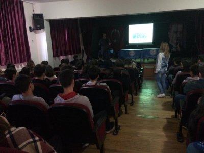 EŞREFPAŞA ANADOLU LİSESİ VE ÖVGÜ TERZİBAŞIOĞLU ANADOLU LİSESİ`NDE MESLEK TANITIM SUNUMU YAPILMIŞTIR