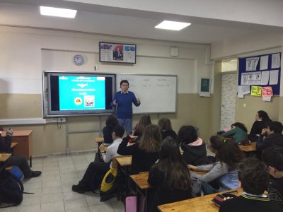 SUPHİKOYUNCUOĞLU ORTAOKULU`NDA MESLEK TANITIM VE TEMEL AFET BİLİNCİ SEMİNERLERİ VERİLDİ