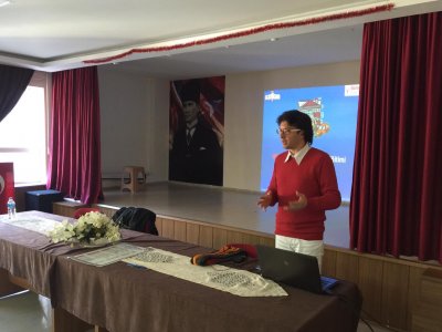 YAHYA KEMAL BEYATLI ORTAOKULU`NDA MESLEK TANITIM VE TEMEL AFET BİLİNCİ EĞİTİMİ SEMİNERLERİ VERİLDİ