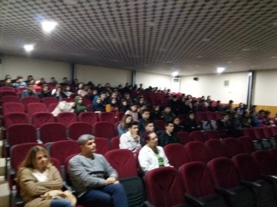 İZMİR BORNOVA ÇİMENTAŞ ANADOLU LİSESİ`NDE MESLEK TANITIM SEMİNERİ VERİLDİ