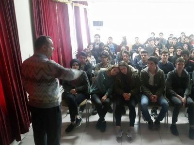 17 MART DEPREM HAFTASI KAPSAMINDA BORNOVA HATİCE GÜZELCAN ANADOLU LİSESİ`NDE MESLEK TANITIM SEMİNERİ VE TEMEL AFET BİLİNCİ EĞİTİM SEMİNERİ VERİLDİ