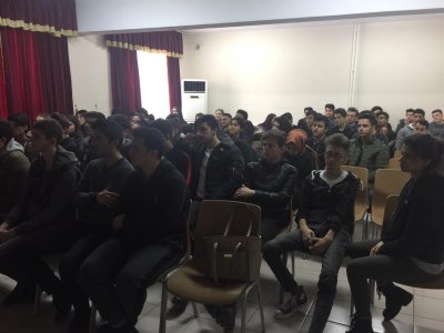 17 MART DEPREM HAFTASI KAPSAMINDA BORNOVA HATİCE GÜZELCAN ANADOLU LİSESİ`NDE MESLEK TANITIM SEMİNERİ VE TEMEL AFET BİLİNCİ EĞİTİM SEMİNERİ VERİLDİ