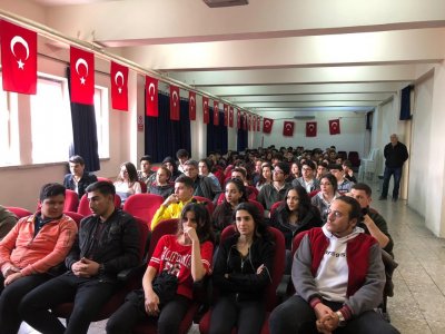 BORNOVA HAYRETTİN DURAN ANADOLU LİSESİ`NDE MESLEK TANITIM SEMİNERİ YAPILDI