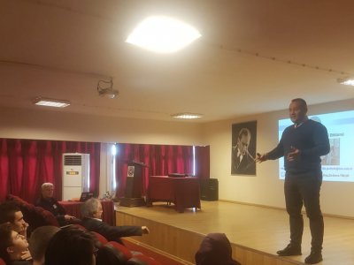 BUCA ANADOLU LİSESİ`NDE MESLEK TANITIM SEMİNERİ YAPILDI