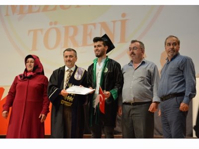 KOCAELİ ÜNİVERSİTESİ MEZUNİYET TÖRENİ YAPILDI