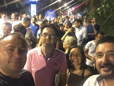 17 AĞUSTOS 1999 DEPREMİ ANISINA MEŞALELİ YÜRÜYÜŞE KATILIM SAĞLANDI