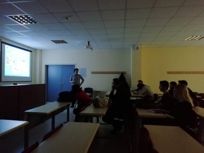 DEÜ JEOFİZİK MÜHENDİSLİĞİ 1SINIF ÖĞRENCİLERİNE YAŞAMDA JEOFİZİK MÜHENDİSLİĞİ SEMİNERİ VERİLDİ