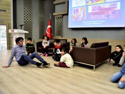 BORNOVA KÜLTÜR MERKEZİ`NDE ÇOÇUKLARA DEPREM HAKKINDA FARKINDALIK EĞİTİMİ VERİLDİ
