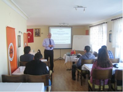 SİSMİK VERİNİN YORUMA HAZIRLANMASI KURSU GERÇEKLEŞTİRİLDİ