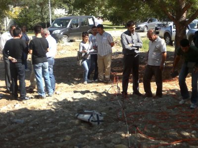 DENİZLİ`DE `ZEMİNLERİN GEOTEKNİK VE JEOFİZİK ANALİZİ` KURSU YAPILDI