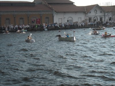 6 KARTONDAN TEKNELER YARIŞI ETKİNLİĞİ GERÇEKLEŞTİRİLDİ
