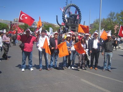 TMMOB JEOFİZİK MÜHENDİSLERİ ODASI OLARAK 1 MAYISTA TMMOB BAYRAĞI ALTINDA MEYDANLARDAYDIK