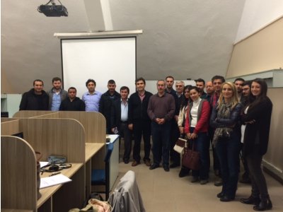 DAÖ YÖNTEMİNDE ÇOK ELEKTRODLU ÖLÇÜ SİSTEMİ İLE VERİ TOPLAMA 2B3B TERS ÇÖZÜM VE UYGULAMALARI KURSU 2526 EKİM 2014 ANKARA DA GERÇEKLEŞTİRİLDİ