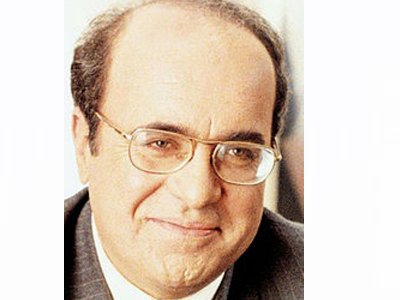 <BR>GAZETECİ YAZAR UĞUR MUMCU`YU SAYGI VE ÖZLEMLE ANIYORUZ