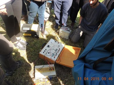 DEÜ JEOFİZİK MÜHENDİSLİĞİ BÖLÜMÜ ÖĞRENCİLERİNE YÖNELİK ARAZİ UYGULAMASI YAPILDI
